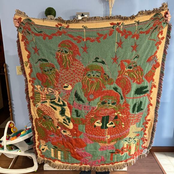 Beacon 100% Acrylic Knit Fringe Throw Blanket Santa Claus Christmas Presents - Picture 7 of 8